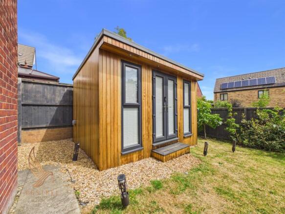 3 bed Semi-Detached for sale Image 12