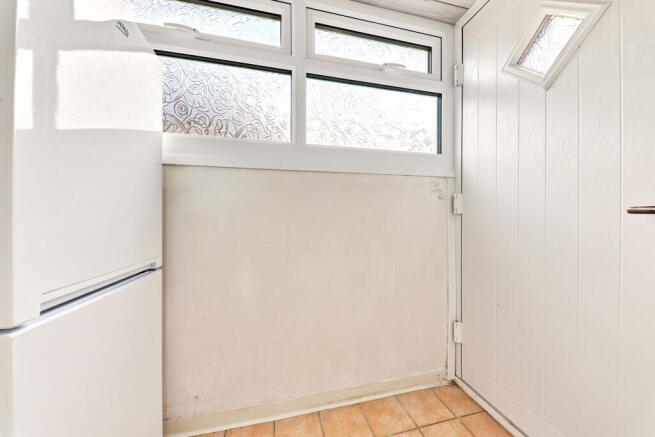 2 bed Semi-Detached Bungalow for sale Image 11