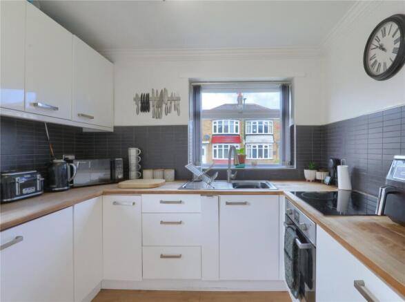 3 bed Semi-Detached for sale Image 8