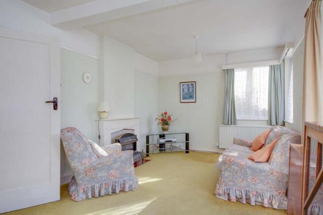 Sitting/dining room