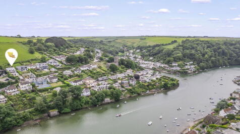 Stoke Road, NOSS MAYO, South Devon