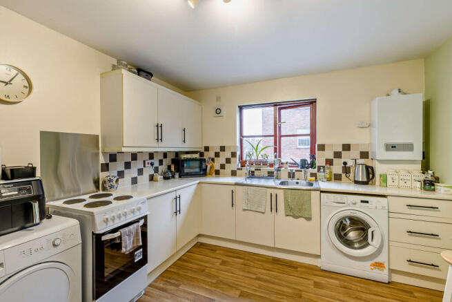 1 bed Flat for sale Image 3