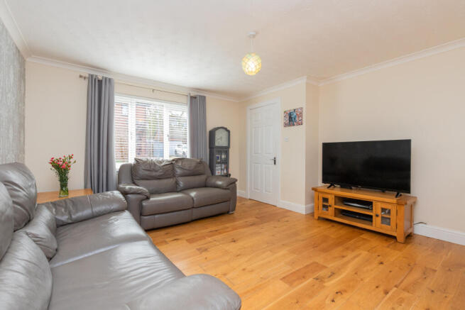 24 falside avenue pa2 6jy-3