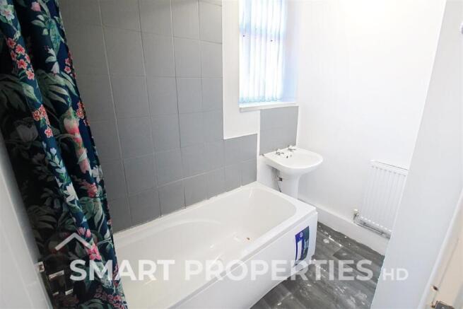 3 bed Terraced to rent Image 7