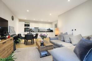 Flat 2, 64 Warren Court, Lomond Grove, London SE5 7LE