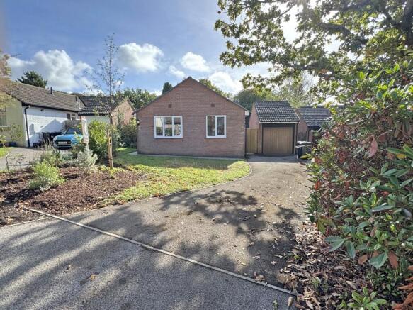 3-bed bungalow on 12, Heron Close, Sway, Lymington, Hampshire, SO41, £525,000