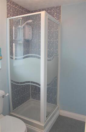 Ensuite shower room.jpg
