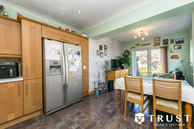 4 bed Semi-Detached for sale Image 10