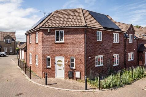 39 Lower Meadow, Ilminster