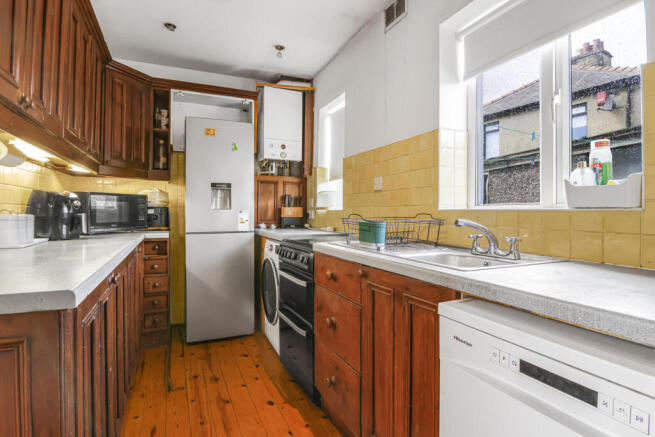 4 bed Semi-Detached for sale Image 5