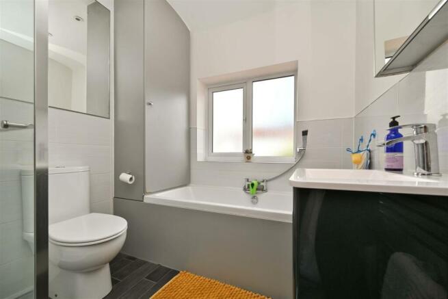 4 bed Semi-Detached for sale Image 11