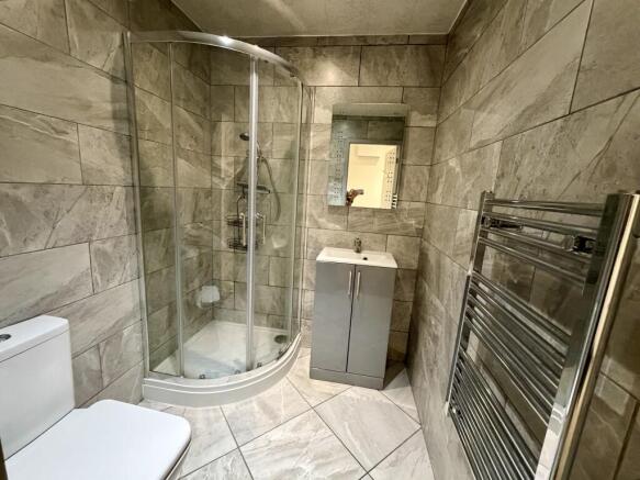 1 bed Apartment to rent Image 4