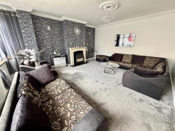8 bed Detached for sale Image 5
