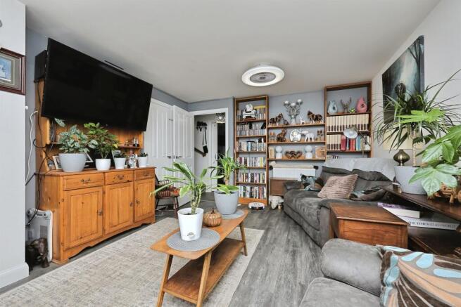Chestnut Drive, Horsford, Norwich photo 4