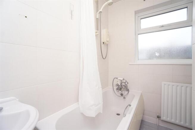 2 bed Terraced to rent Image 7