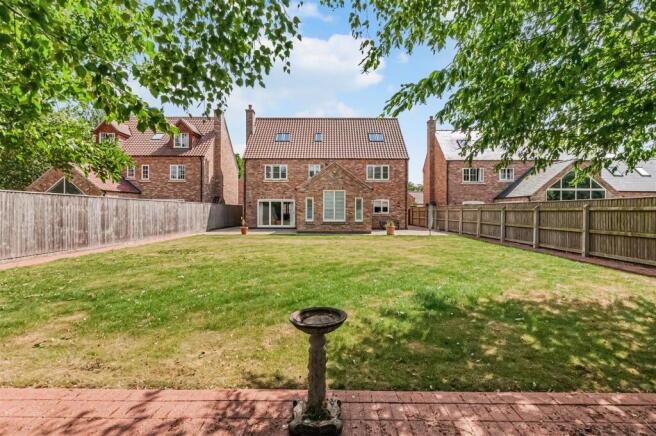 4 bed Detached for sale Image 5