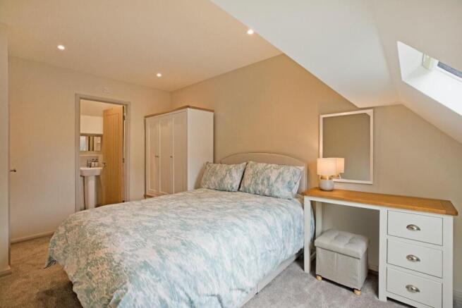 2 bed Mews for sale Image 8