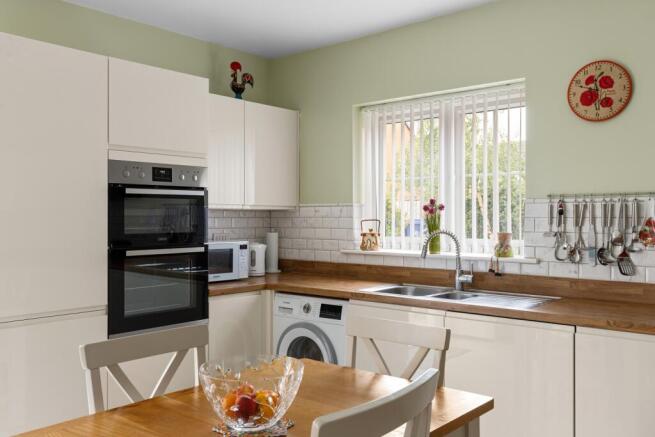 4 bed Detached for sale Image 6