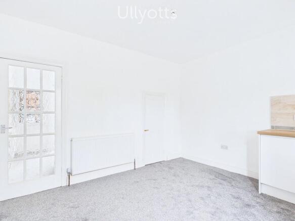 3 bed Terraced to rent Image 4