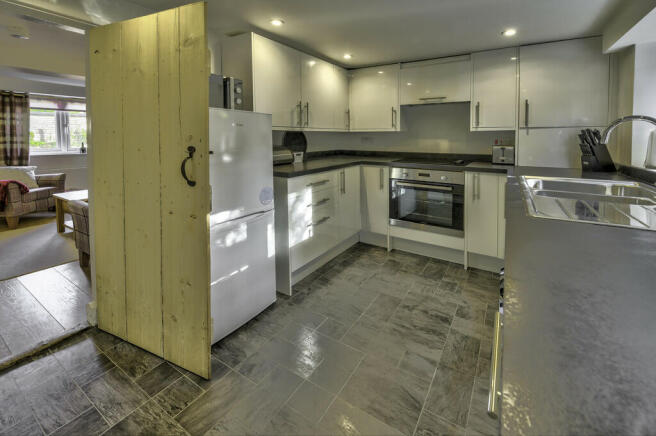 Photo 4