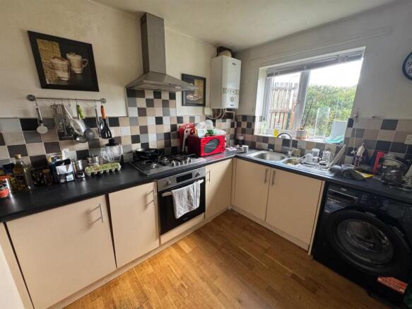 3 bed Semi-Detached for sale Image 5