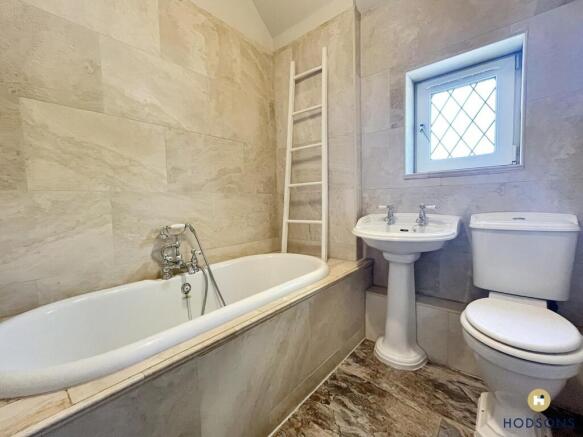 4 bed Detached to rent Image 10