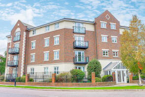 6, Alexander Heights, The Broadway, Thorpe Bay, Southend-on-sea SS1 3JS