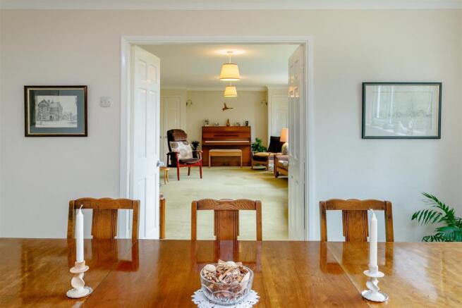 8344705-interior10.jpg