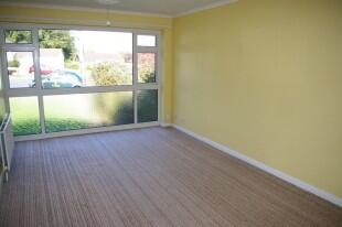 18FT+ LIVING ROOM