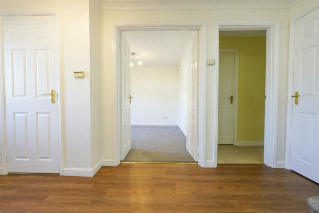 4 bed Detached for sale Image 8