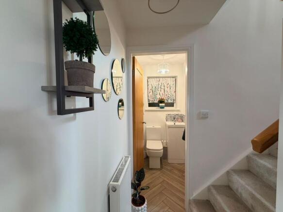4 bed Semi-Detached for sale Image 10