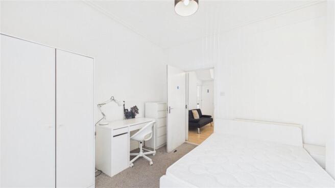 3 bed House to rent Image 4
