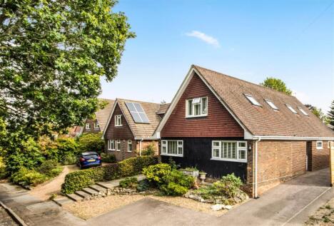 Woodside Close, Pembury - Chain Free