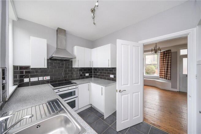 2 bed Terraced to rent Image 4
