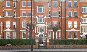 33, Drive Mansions, Fulham Road, London SW6 5JD