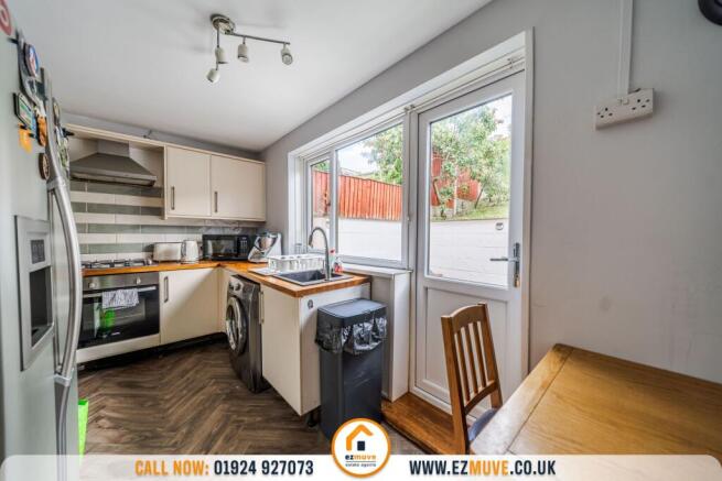 4 bed Semi-Detached for sale Image 5