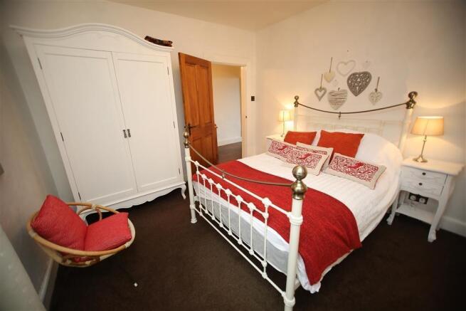 Bedroom 1.jpg