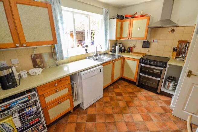 Kitchen.JPG