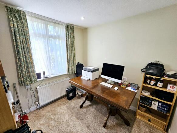 5 bed Detached for sale Image 10
