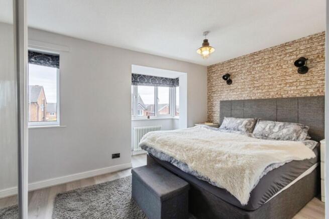 4 bed Detached for sale Image 10