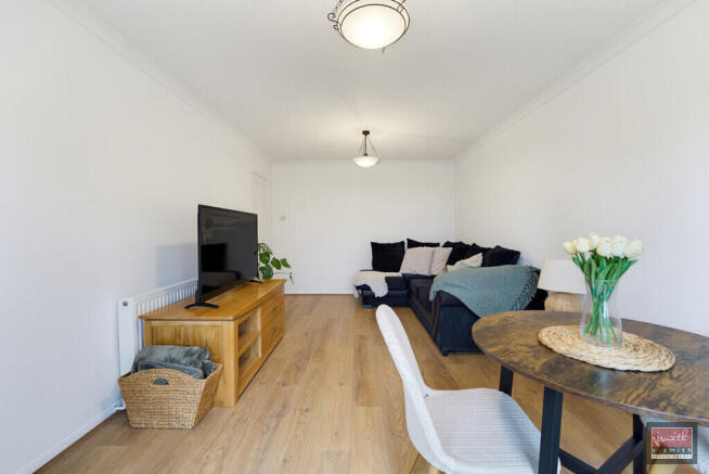 Apartment in Spelthorne, Surrey - More