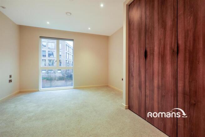 2 bed Apartment to rent Image 4