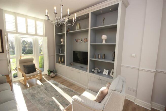 lounge  3.JPG