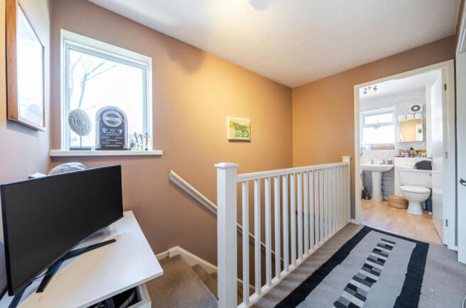 3 bed Semi-Detached for sale Image 10