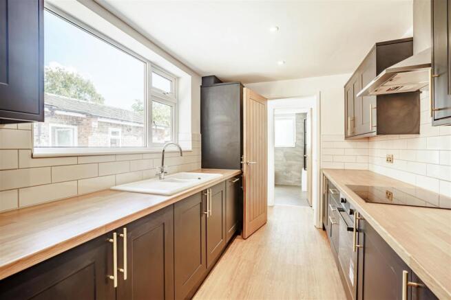 8519013-interior10.jpg
