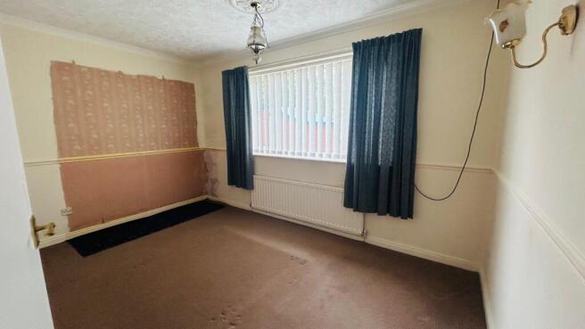 3 bed Semi-Detached Bungalow for sale Image 6