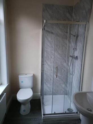 1 bed House Share to rent Image 8