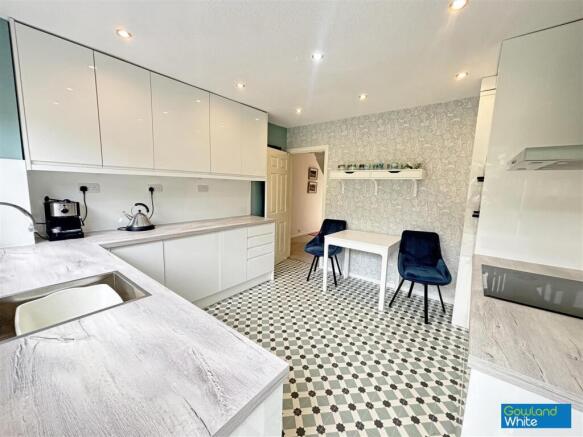 4 bed Detached for sale Image 9