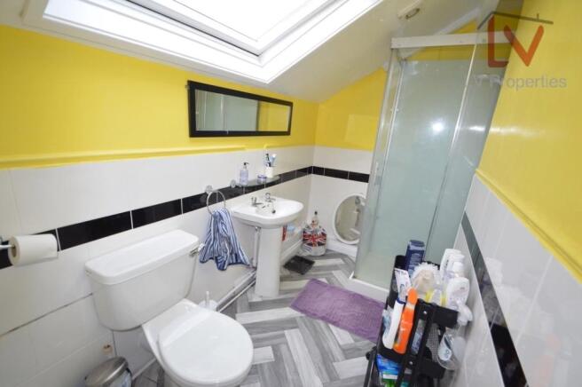 3 bed Terraced to rent Image 11