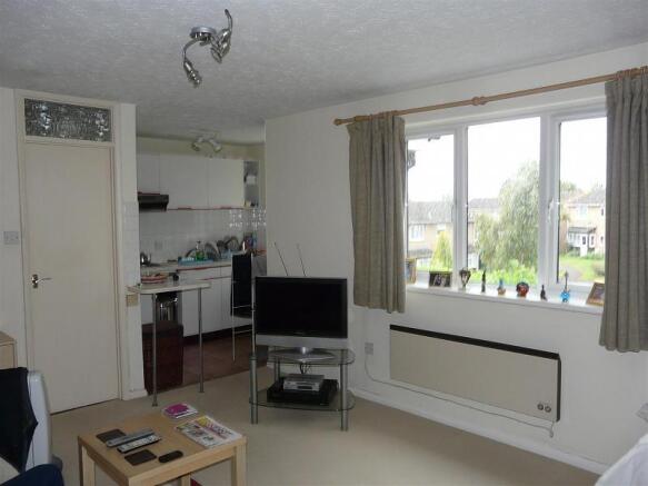 Lounge bedroom 2